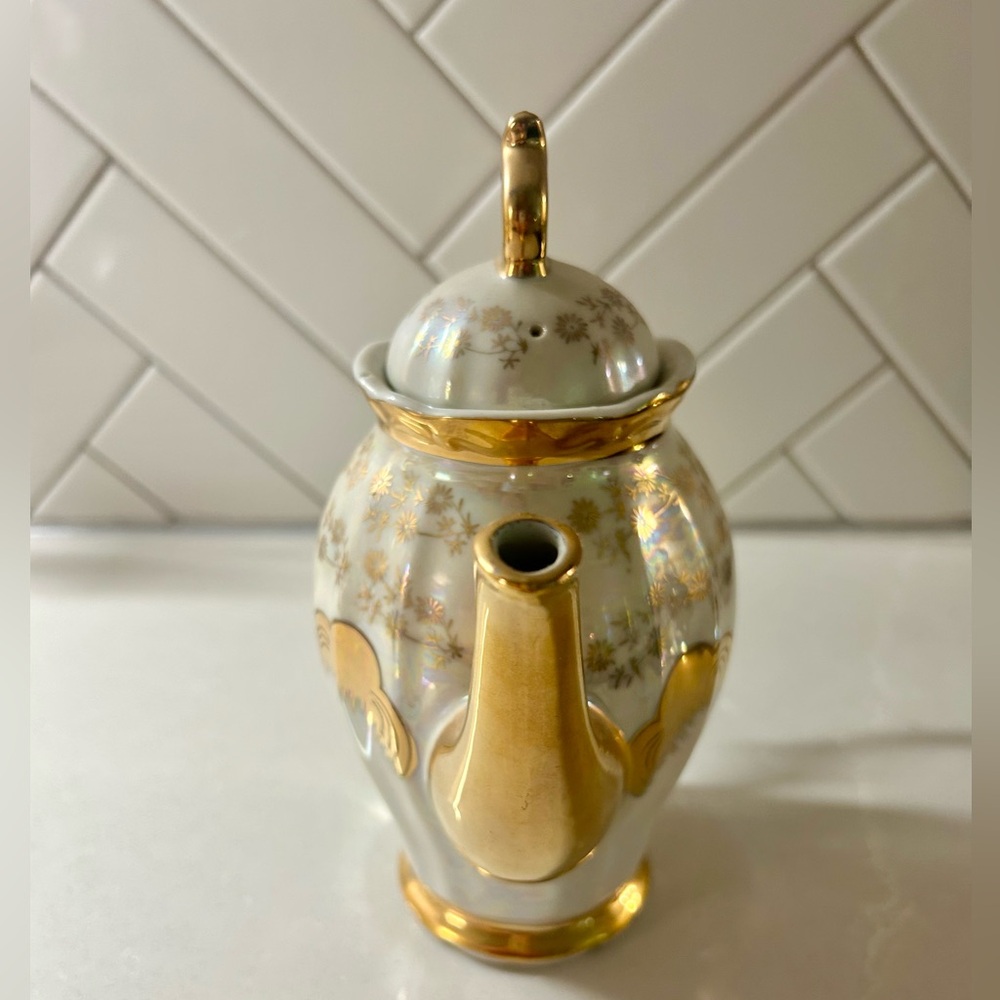 Elegant Gold-Trim Porcelain Tea Set - 3-Piece Coffee/Tea Service - Picture 6 of 16